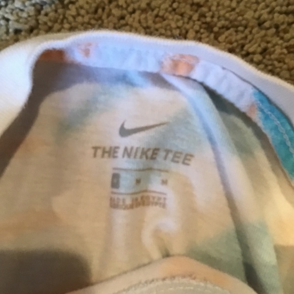 Fun Nike T-shirt - Picture 3 of 3